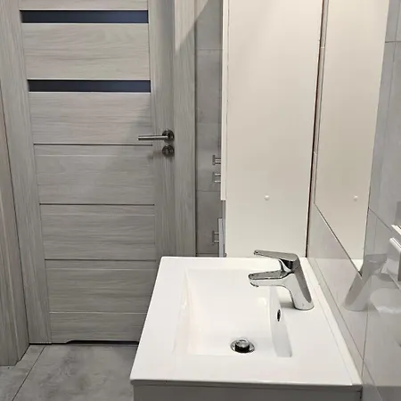 Airport Bakalarska * Varsovia