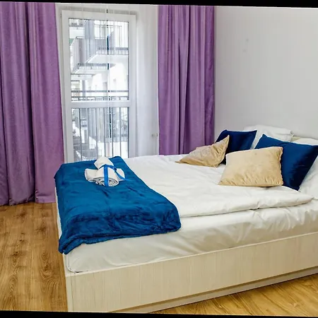 Airport Bakalarska Apartamento Varsovia