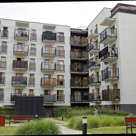 Airport Bakalarska * Варшава