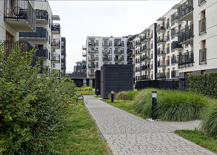 Airport Bakalarska * Varsovie