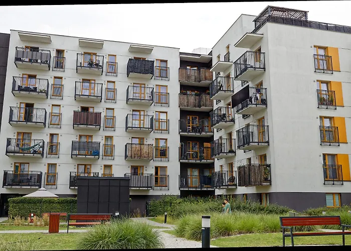 Airport Bakalarska * Varsovie